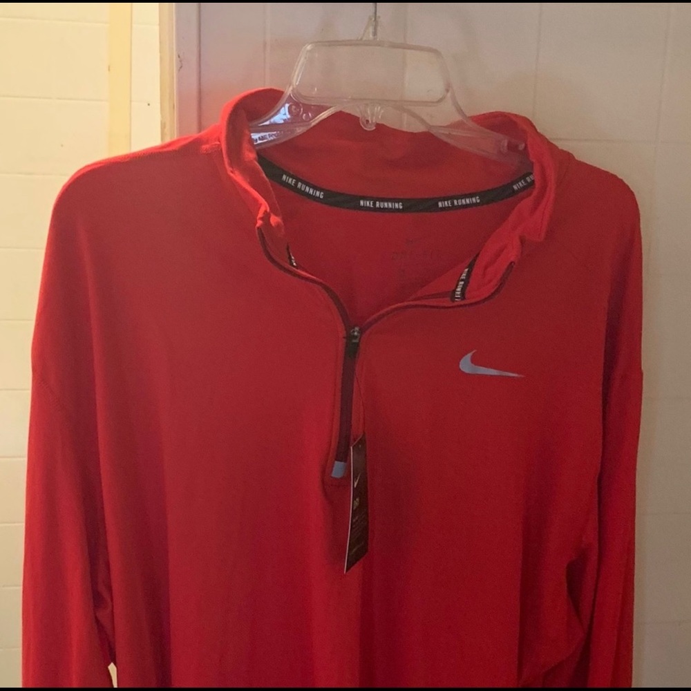 Nike Performance Pull Over - Picture 2 of 2